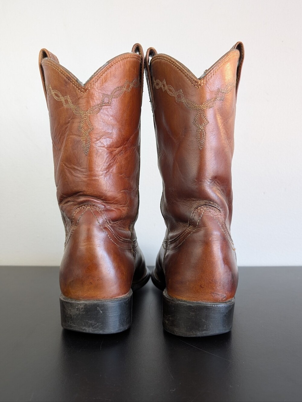 Ariat | Brown Leather Cowboy Boots, Mens Size  9 D (FLAWS) - Picture 4 of 16